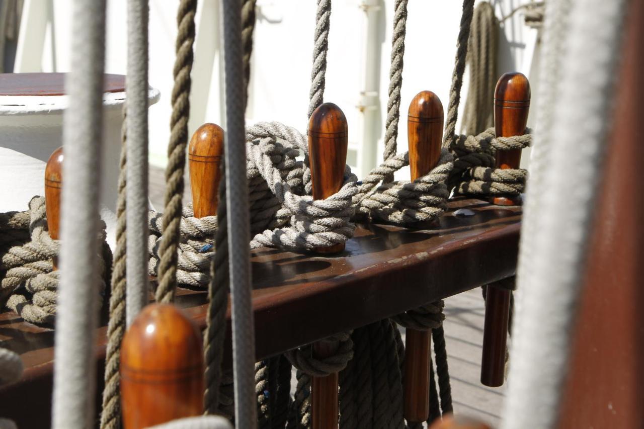 Tallship Artemis Hotel Bremerhaven