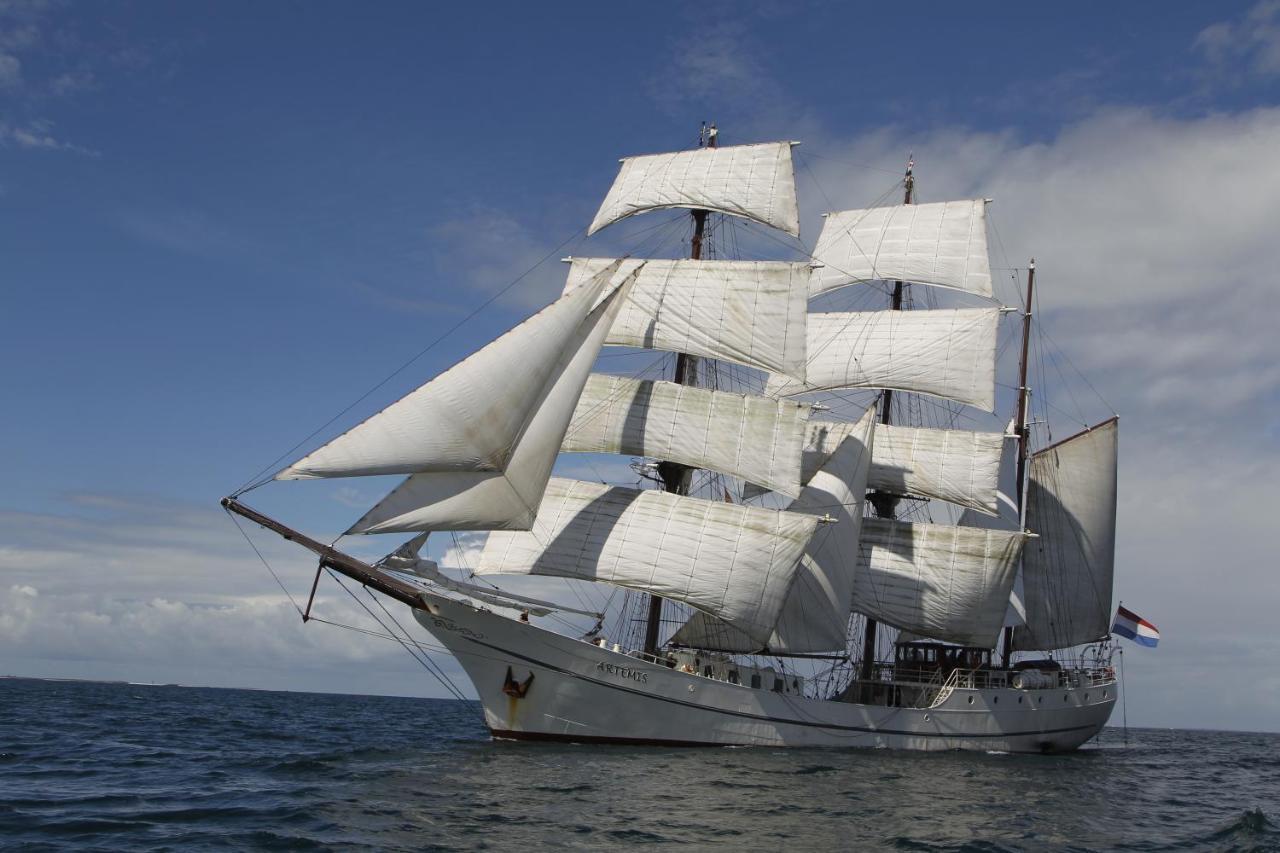 Hotel Tallship Artemis *